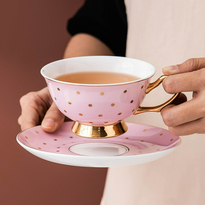 Tea And Coffee Kettle - แก้วกาแฟเซรามิกสีชมพูพร้อมจานรอง ถ้วยน้ำชา แก้วน้ำสำหรับสำนักงาน ชุดถ้วยน้ำชาสำหรับจิบชายามบ่ายสุดหรู ชุดแก้วน้ำสำหรับครัวเรือน แก้วน้ำ