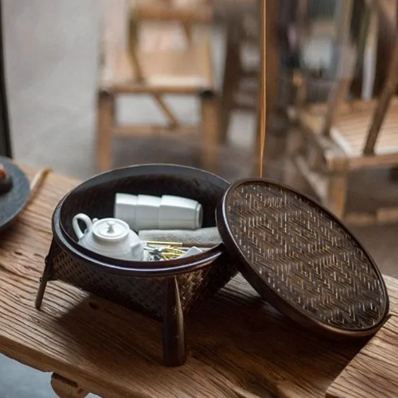 Coffee Tea Thai - โต๊ะกาแฟสไตล์จีนและชุดน้ำชาสไตล์ไทยแบบย้อนยุคพร้อมตะกร้าไม้ไผ่มีฝาปิด โต๊ะกาแฟทรงกลมสำหรับใช้ในบ้าน