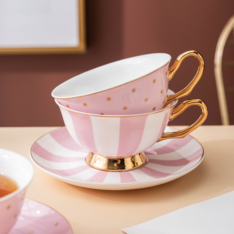 แก้วกาแฟเซรามิกสีชมพูพร้อมจานร - Tea And Coffee Kettle บทวิจารณ์และราคา